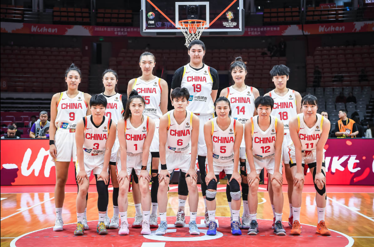 开云体育官网-中国女篮半场领先南苏丹10分：张子宇8分 李月汝2分3犯规低迷